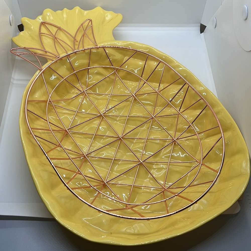 2 Pineapple Dishes